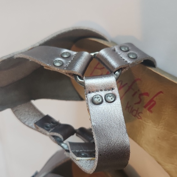 Sandals - Picture 8 of 8